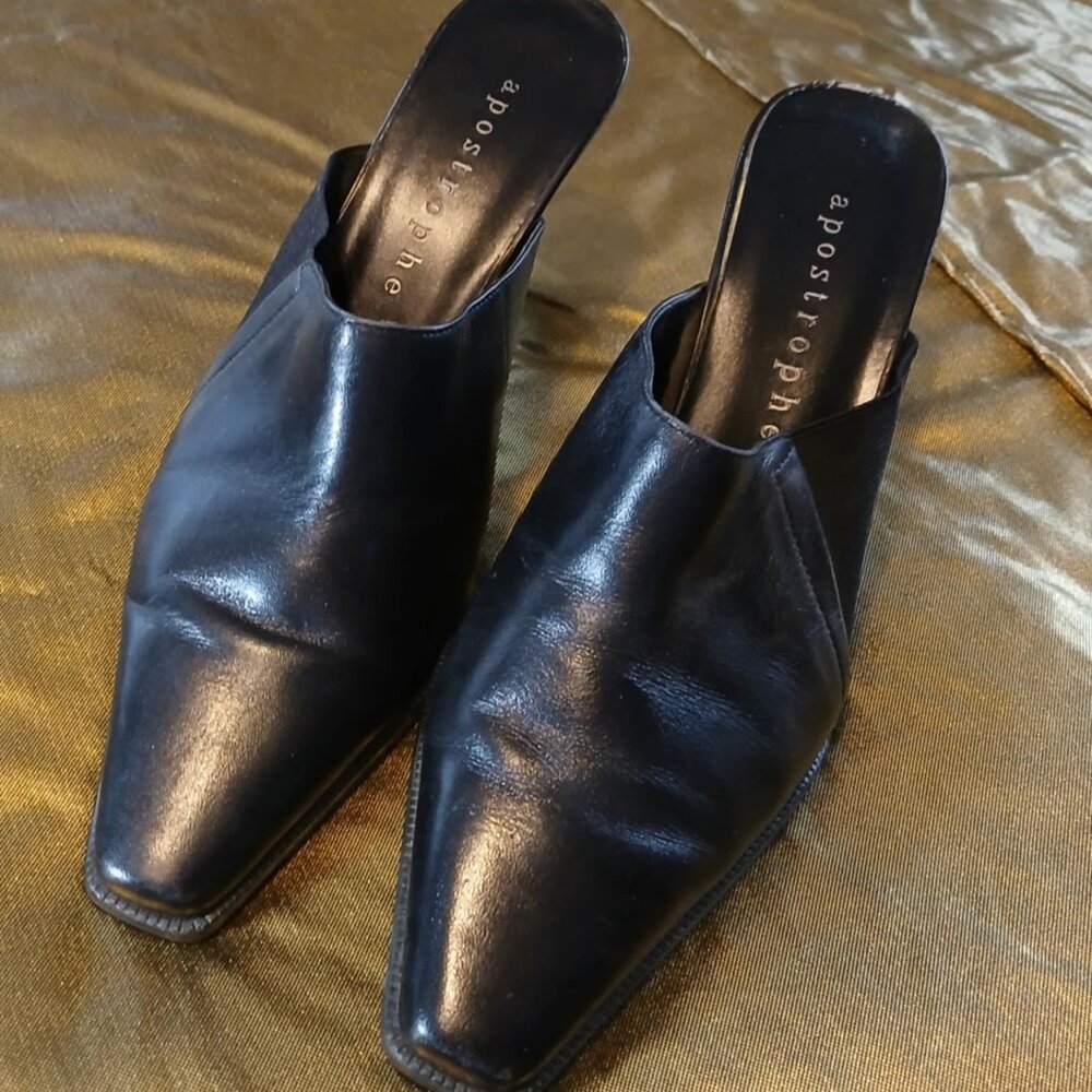 Apostrophe, Open back, black leather shoes, heel 3.5 inches, Size 7.5